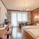 Neustift Hotel