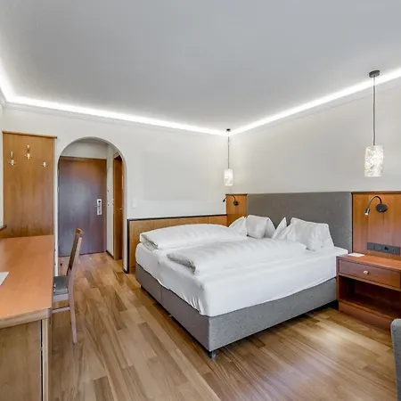 纽斯蒂夫特运动酒店