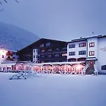 スポルトホテル ノイシュティフト 4*